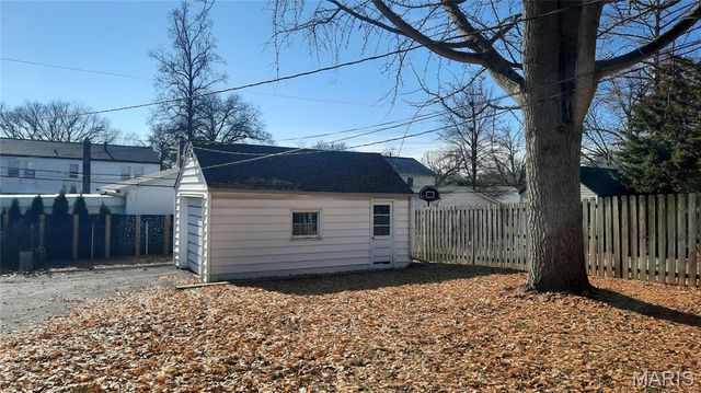 7806 Garden Avenue, Shrewsbury, MO 63119