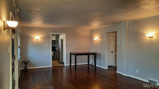 7806 Garden Avenue, Shrewsbury, MO 63119