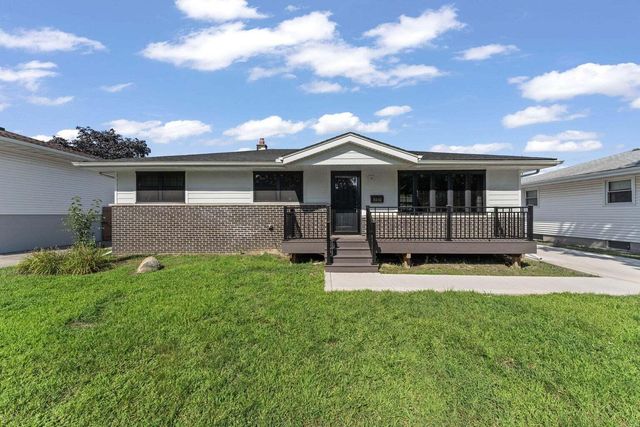 9210 Woodward Avenue, Highland, IN 46322