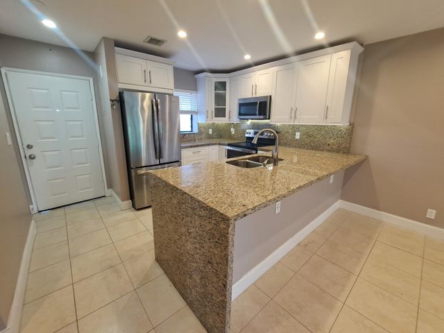 11441 NW 39 Court 320-3, Coral Springs, FL 33065