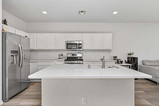 6025 Strand Loop SE, Albuquerque, NM 87105