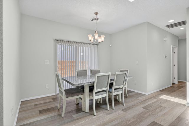 6025 Strand Loop SE, Albuquerque, NM 87105
