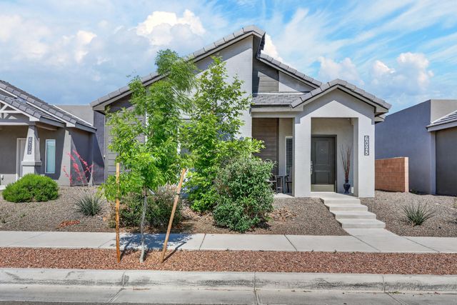 6025 Strand Loop SE, Albuquerque, NM 87105