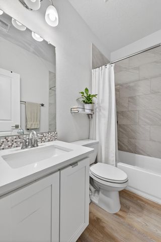 6025 Strand Loop SE, Albuquerque, NM 87105