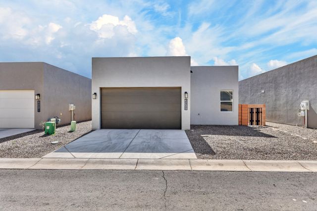 6025 Strand Loop SE, Albuquerque, NM 87105