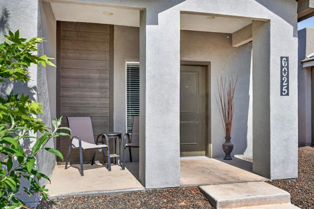 6025 Strand Loop SE, Albuquerque, NM 87105