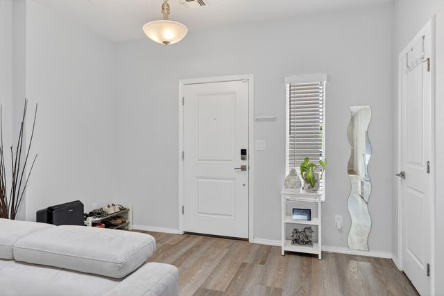 6025 Strand Loop SE, Albuquerque, NM 87105