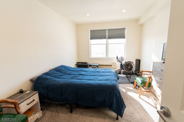 30 Freedomway 406, Jersey City, NJ 07305