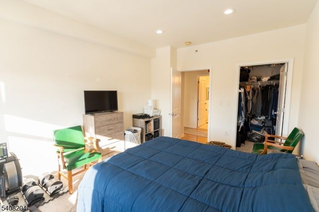 30 Freedomway 406, Jersey City, NJ 07305