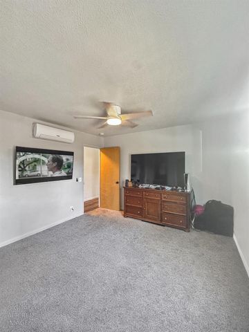 1651 3rd Ave, Olivehurst, CA 95961