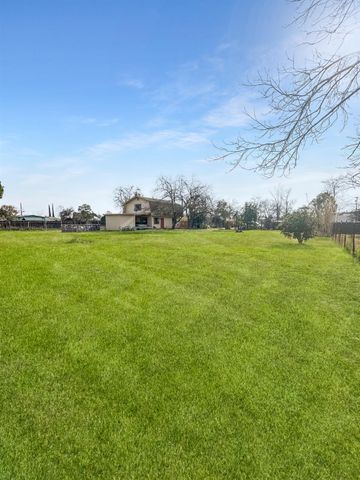 1651 3rd Ave, Olivehurst, CA 95961