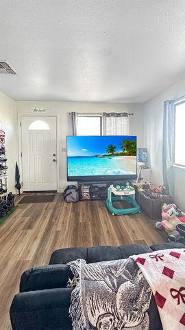 1651 3rd Ave, Olivehurst, CA 95961