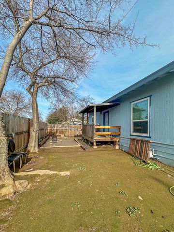 1651 3rd Ave, Olivehurst, CA 95961