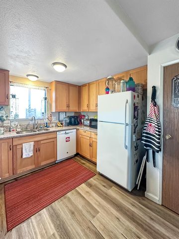 1651 3rd Ave, Olivehurst, CA 95961