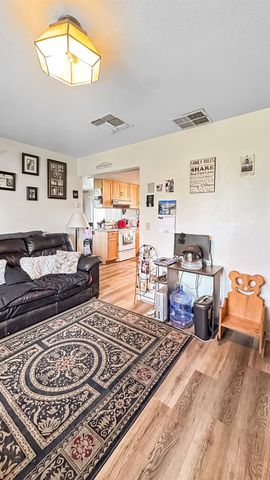 1651 3rd Ave, Olivehurst, CA 95961