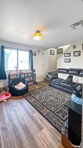 1651 3rd Ave, Olivehurst, CA 95961