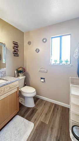 1651 3rd Ave, Olivehurst, CA 95961