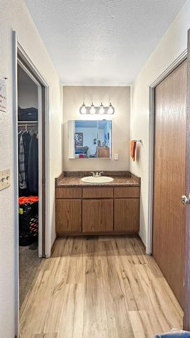 1651 3rd Ave, Olivehurst, CA 95961