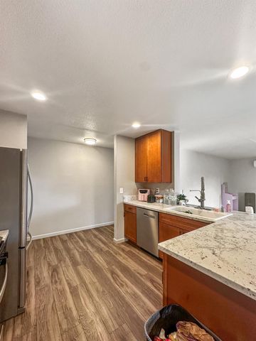 1651 3rd Ave, Olivehurst, CA 95961