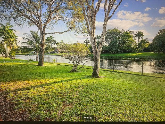 5231 SW 89th Avenue, Cooper City, FL 33328