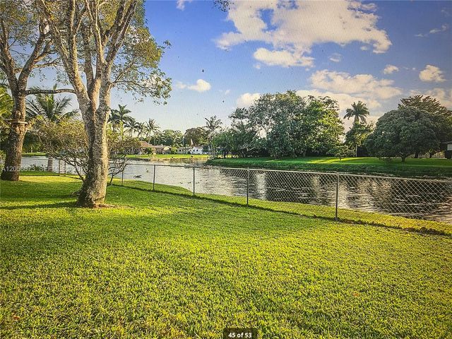 5231 SW 89th Avenue, Cooper City, FL 33328