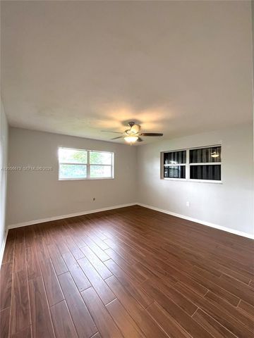 5231 SW 89th Avenue, Cooper City, FL 33328