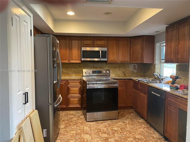 5231 SW 89th Avenue, Cooper City, FL 33328