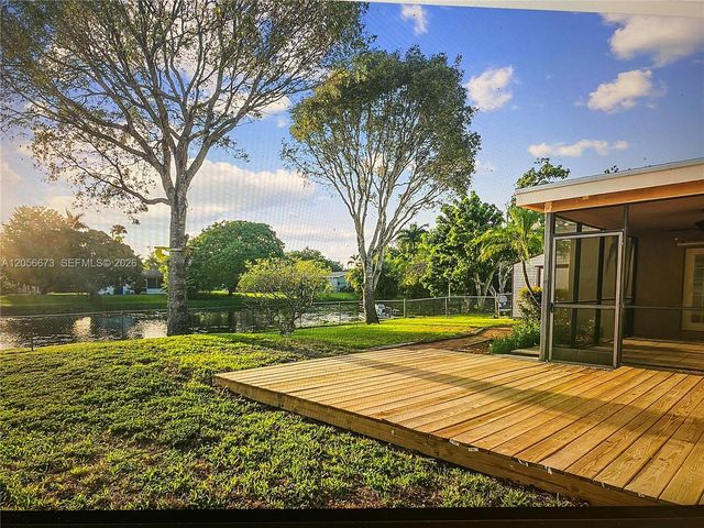 5231 SW 89th Avenue, Cooper City, FL 33328