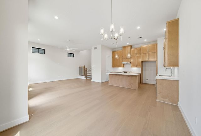 1713 Bologna Lane, Houston, TX 77055