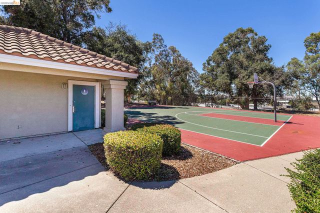 266 Brady Street, Martinez, CA 94553