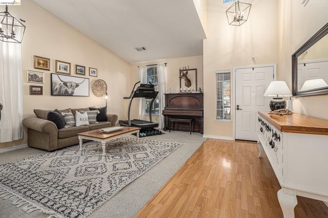 266 Brady Street, Martinez, CA 94553