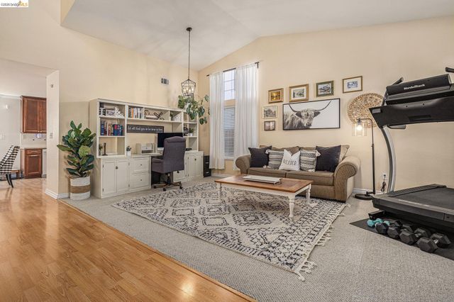 266 Brady Street, Martinez, CA 94553