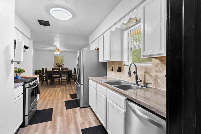 5936 Rosier Road, Votaw, TX 77585