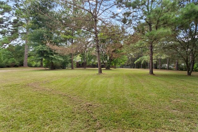 5936 Rosier Road, Votaw, TX 77585