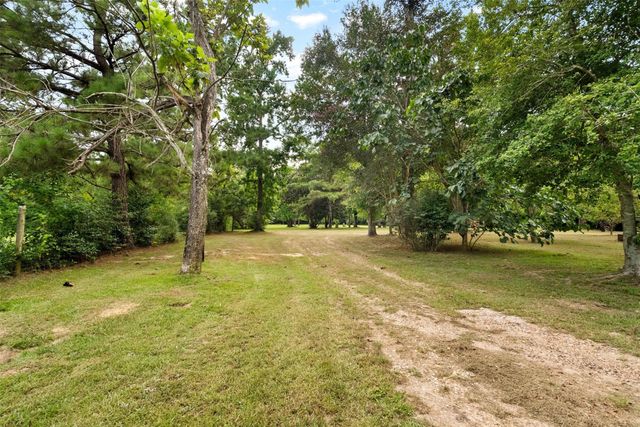 5936 Rosier Road, Votaw, TX 77585