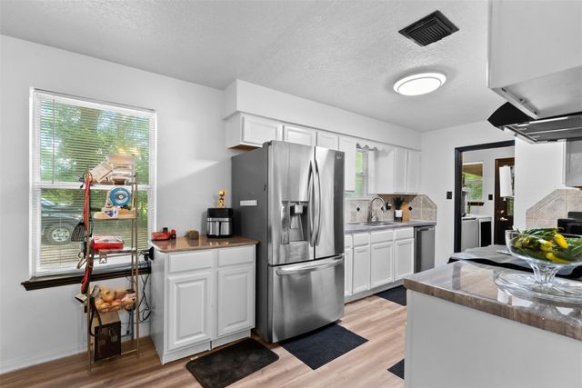 5936 Rosier Road, Votaw, TX 77585