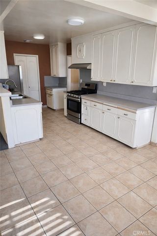 9123 AMBOY AVE, Sun Valley, CA 91352