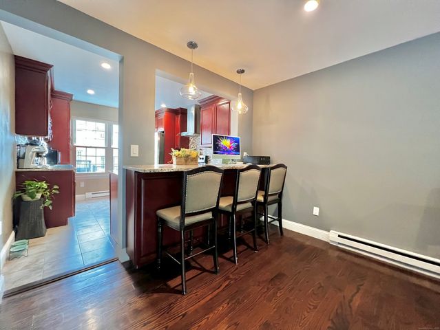 782 Oronoke Road APT 27, Waterbury, CT 06708