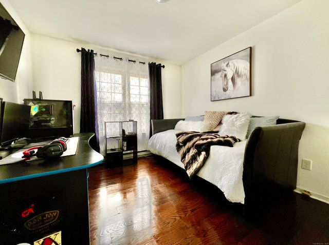 782 Oronoke Road APT 27, Waterbury, CT 06708