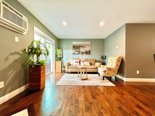 782 Oronoke Road APT 27, Waterbury, CT 06708