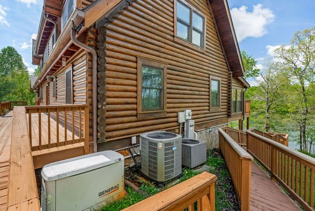 78 Emerald Pl, Monterey, TN 38574