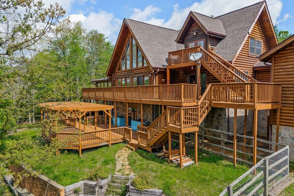 78 Emerald Pl, Monterey, TN 38574