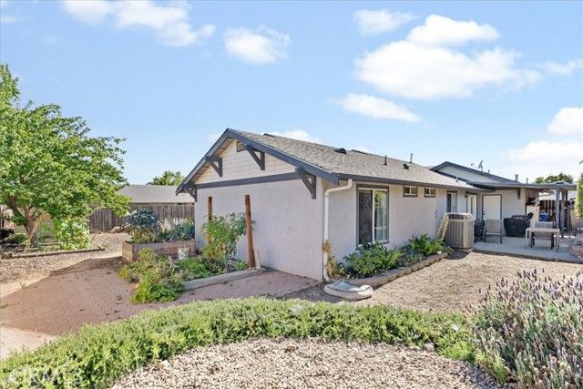 40 Julie Lane, Templeton, CA 93465