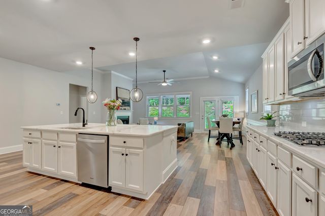 114 Vivian Lane, Peachtree City, GA 30269
