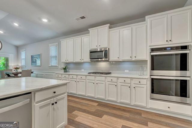 114 Vivian Lane, Peachtree City, GA 30269