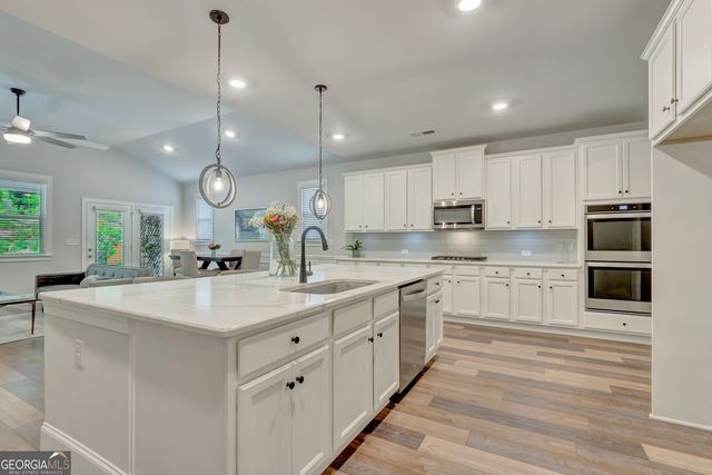 114 Vivian Lane, Peachtree City, GA 30269