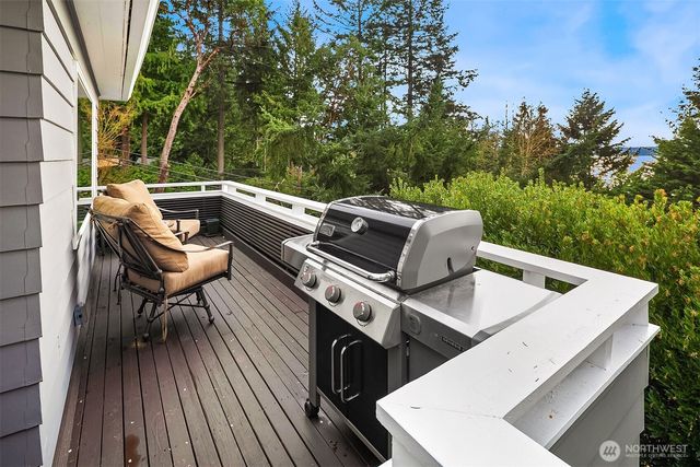 15828 25th Avenue SW, Burien, WA 98166