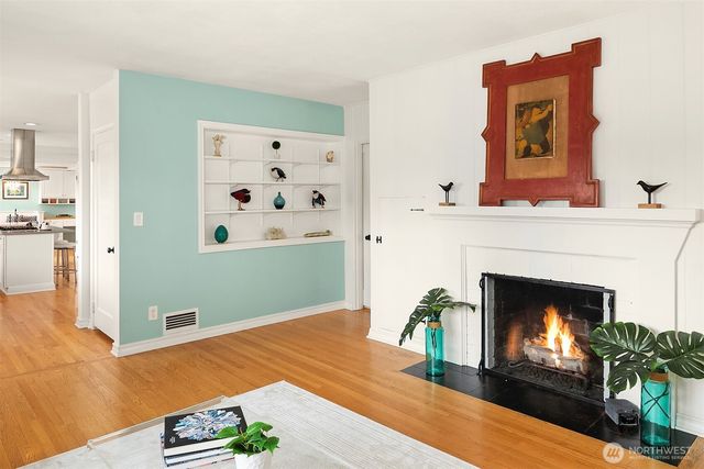 15828 25th Avenue SW, Burien, WA 98166