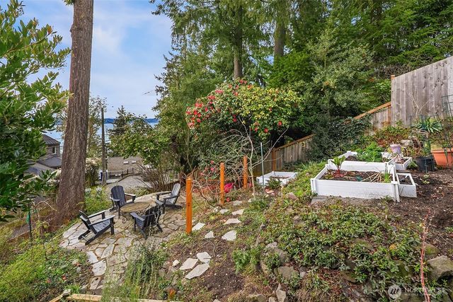 15828 25th Avenue SW, Burien, WA 98166