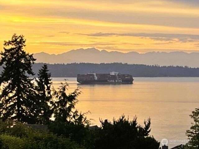 15828 25th Avenue SW, Burien, WA 98166